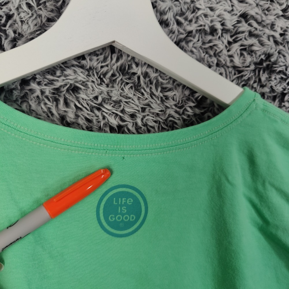 Life is Good Crusher Tee Stay Six Seagulls Apart‎ V-Neck T-Shirt Large - Picture 8 of 8